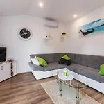 1 Bedroom Beautiful In * Pavicini