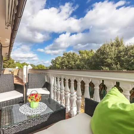 1 Bedroom Beautiful In Pavicini